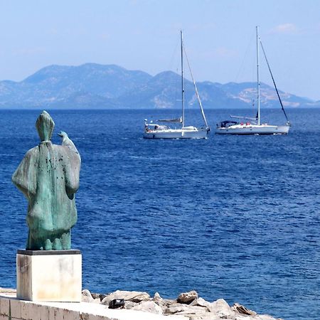 Apartments And Rooms By The Sea Sucuraj, Hvar - 4029 Exterior photo